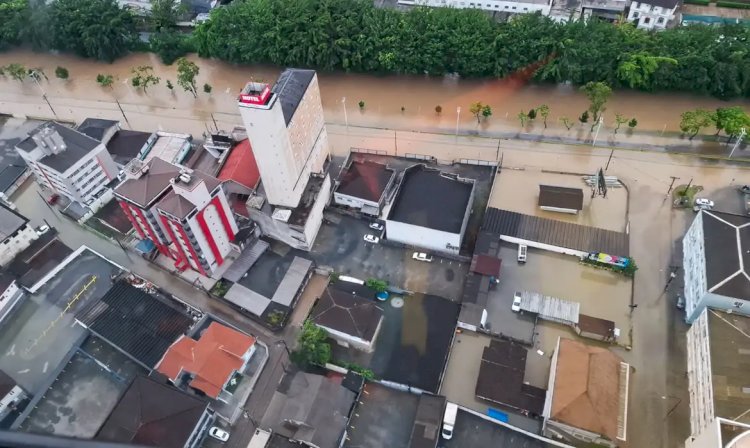 Defesa Civil alerta para risco de chuvas intensas em Santa Catarina