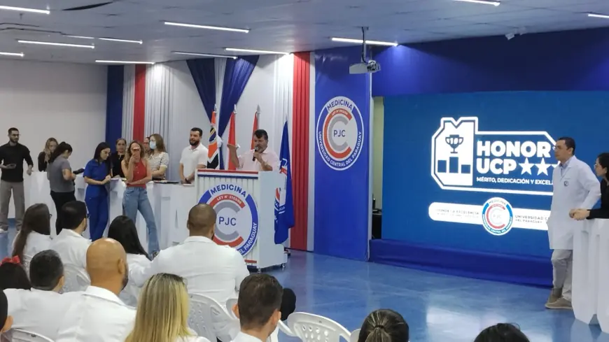 UCP-PJC entrega “Certificado de Mérito Acadêmico”  a alunos destaques do curso de Medicina