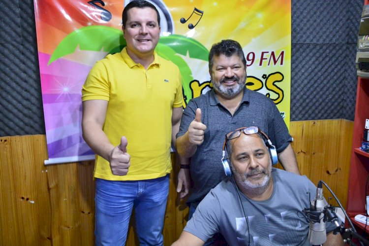 Carlos Bernardo concede entrevista em rádio de Miranda