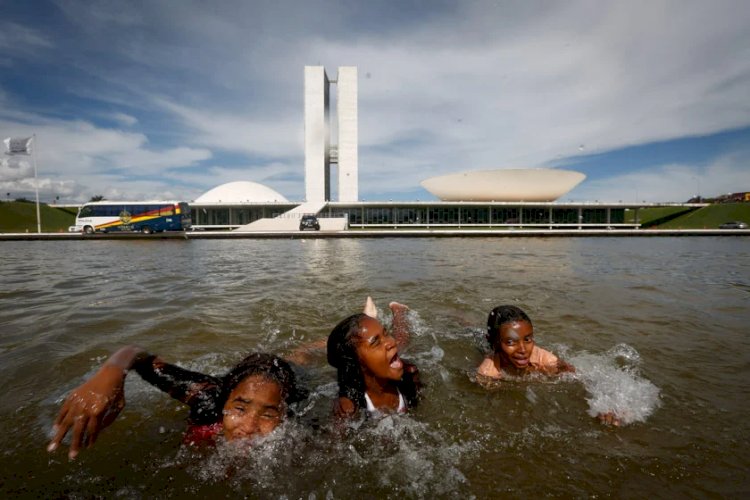 A cidadania pede passagem (Por Hubert Alquéres)