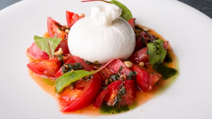 BURRATA COM TOMATE E MANJERICÃO 1 5.0 Avalie essa receita TagsRÁPIDA