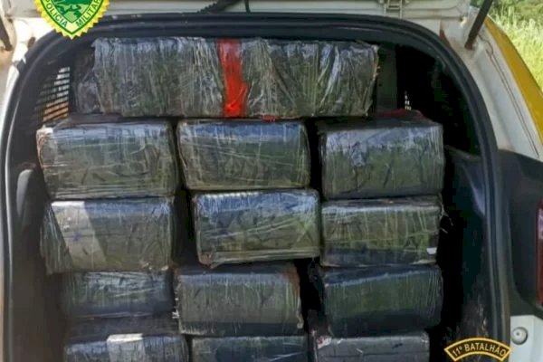 Mulher chama PM após assalto e é presa com mais de 700 kg de maconha