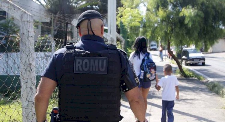 Após ataques a escolas, prefeituras paulistas e o governo de SC põem agentes armados na rede de ensino