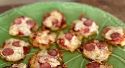 Minipizza de batata com linguiça