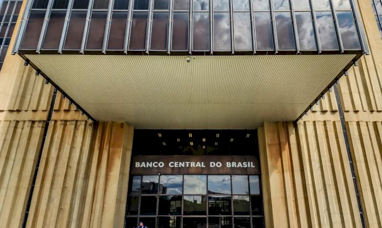 Mercado aumenta previsão da inflação de 4% para 4,05% em 2024