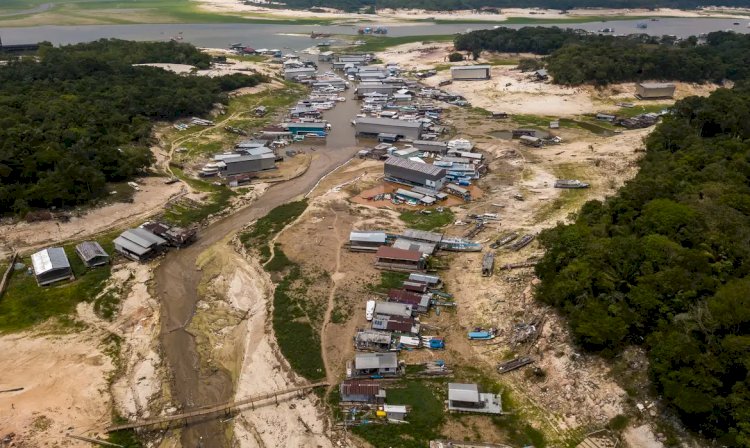 Prefeitura de Manaus distribui ajuda a afetados por seca