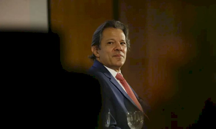 Em Nova York, Haddad diz que despesas estão dentro do arcabouço