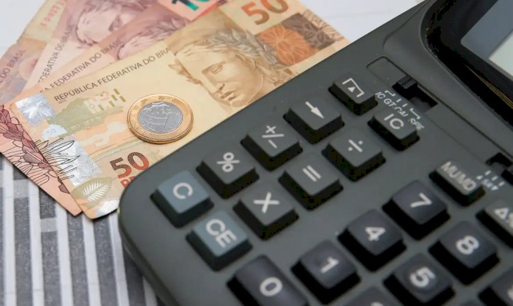 Ipea revê crescimento do PIB para 3,3% este ano e 2,4% para 2025