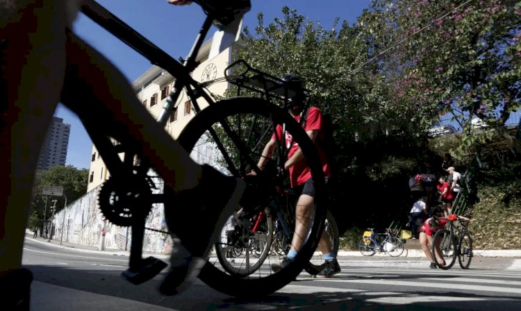 Produção de bicicletas convencionais cai, mas a das elétricas aumenta