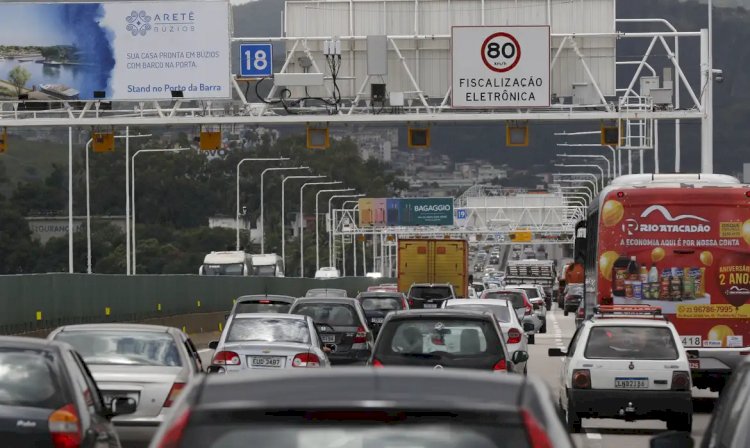 Rodovia Rio-Santos tem trânsito intenso após carnaval