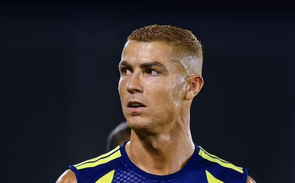 Cristiano Ronaldo reaparece no Al-Nassr com visual renovado após deixar concentração de Portugal