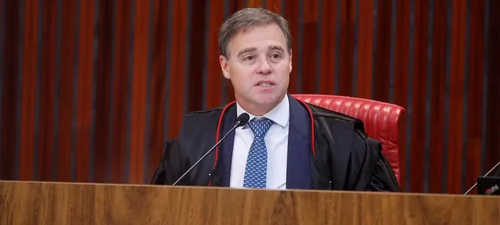 Mendonça revê voto sobre Nossa Senhora Aparecida após conversas com ministros do TSE